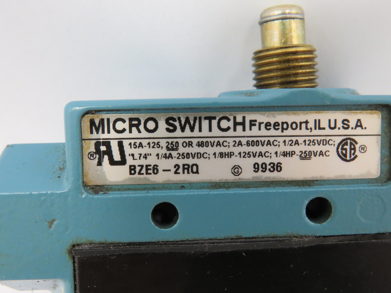 Microswitch BZE6-2RQ Limit Switch 15A@125/250/480AC 2A@600AC *No Top Bolt* USED