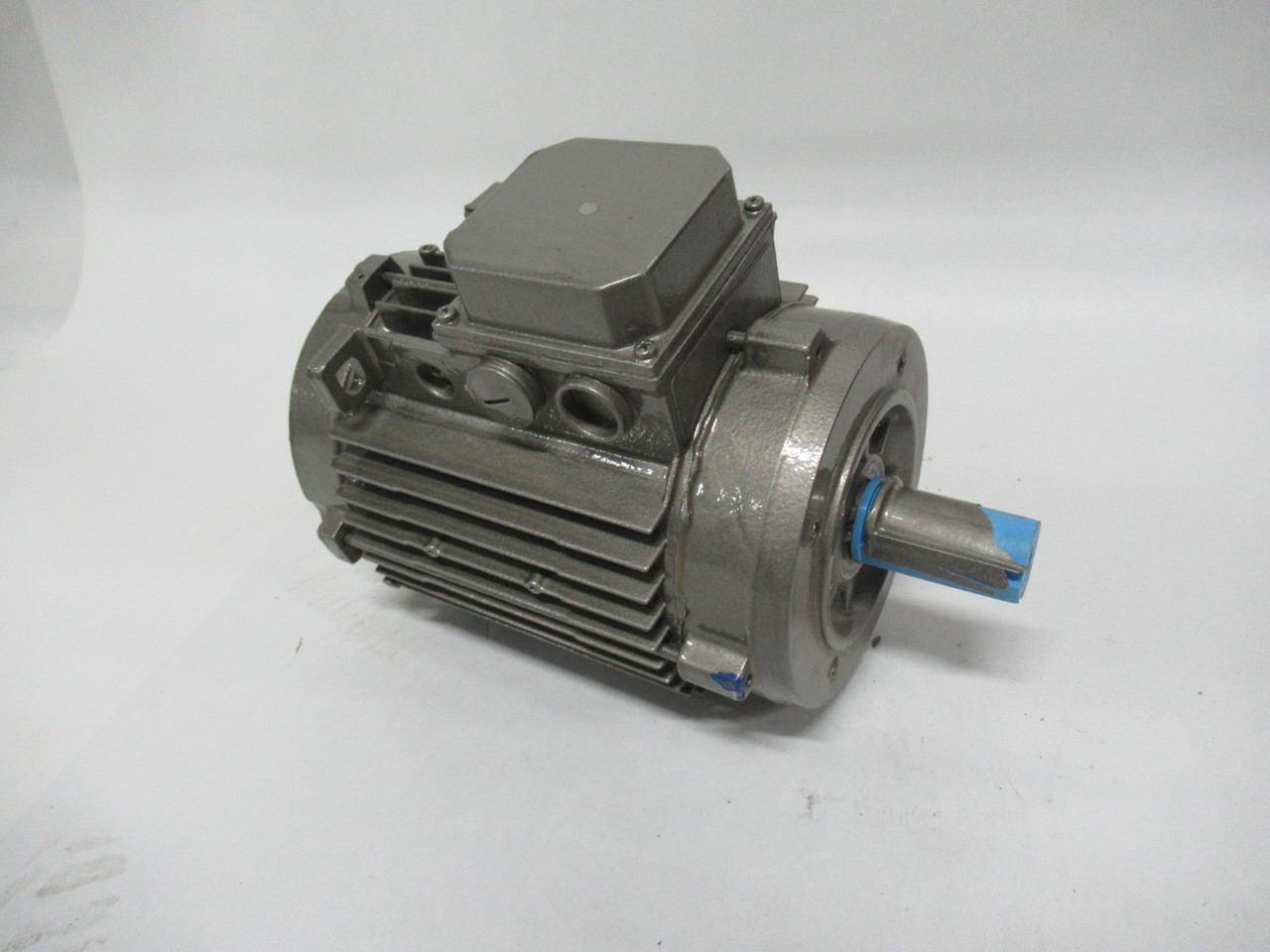 MGM Electric Motors 2.2kW 1750RPM 330/575V TEFC 3Ph 5.94/3.43A 60Hz USED