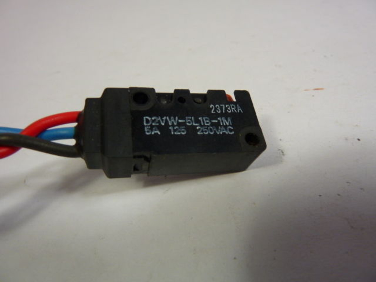 Omron D2VW-5L1B-1M Miniature Basic Switch 5A 125/250VAC USED