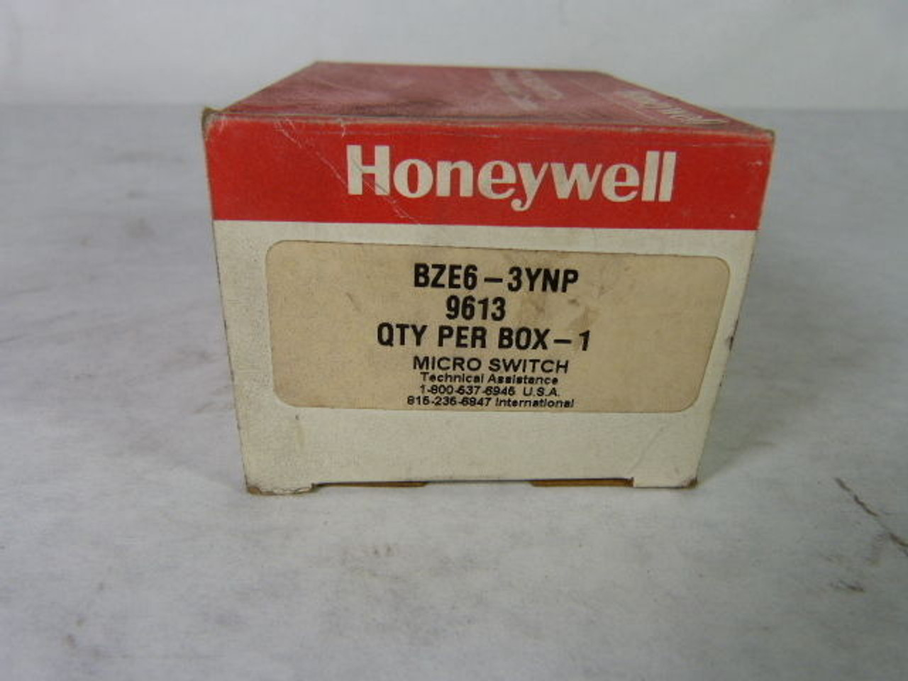 Honeywell BZE6-3YNP Plunger Type Limit Switch 5A 250VAC *DMG Box* ! NEW !