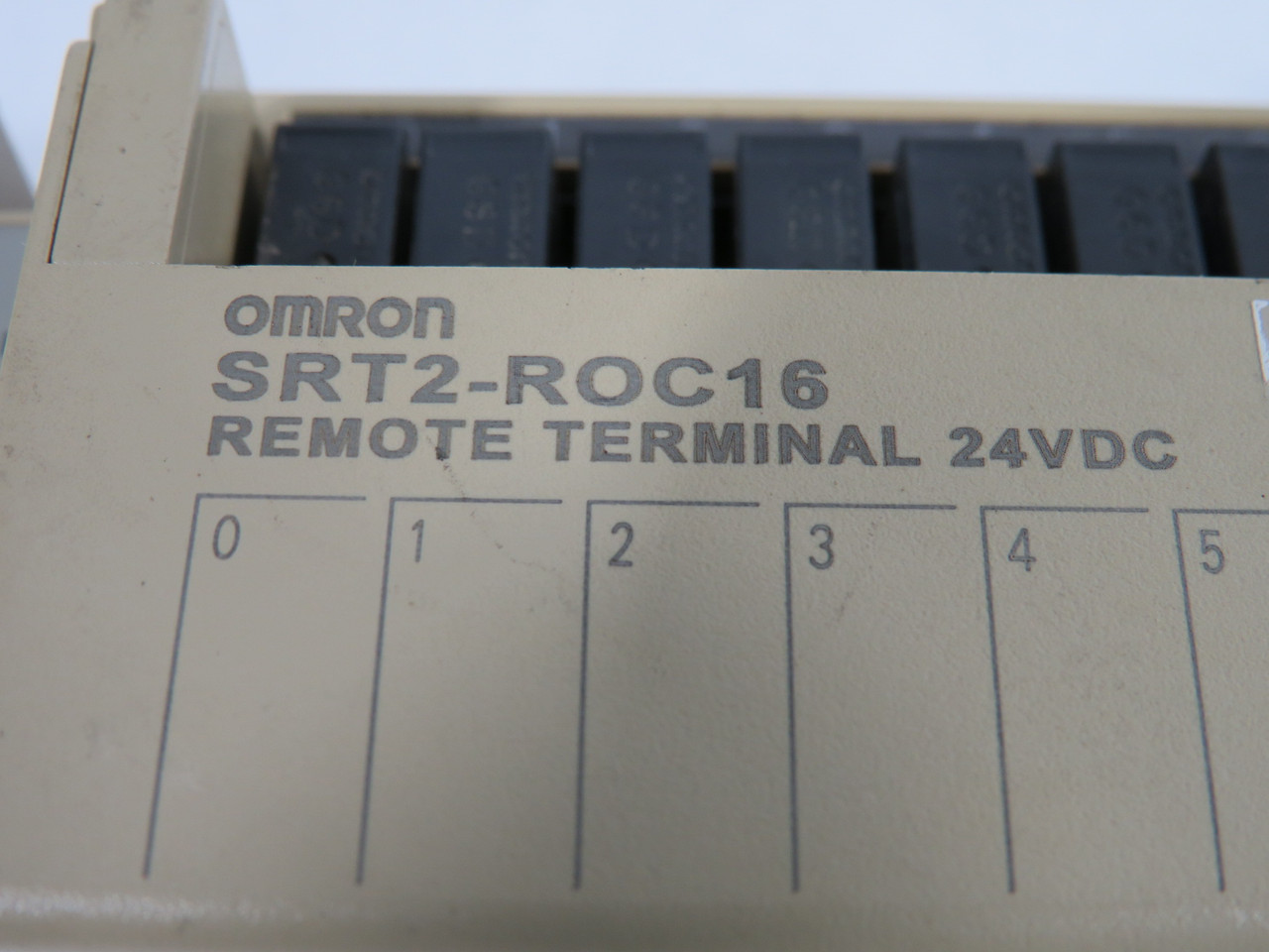 Omron SRT2-ROC16 Remote Terminal 24VDC COSMETIC DAMAGE USED