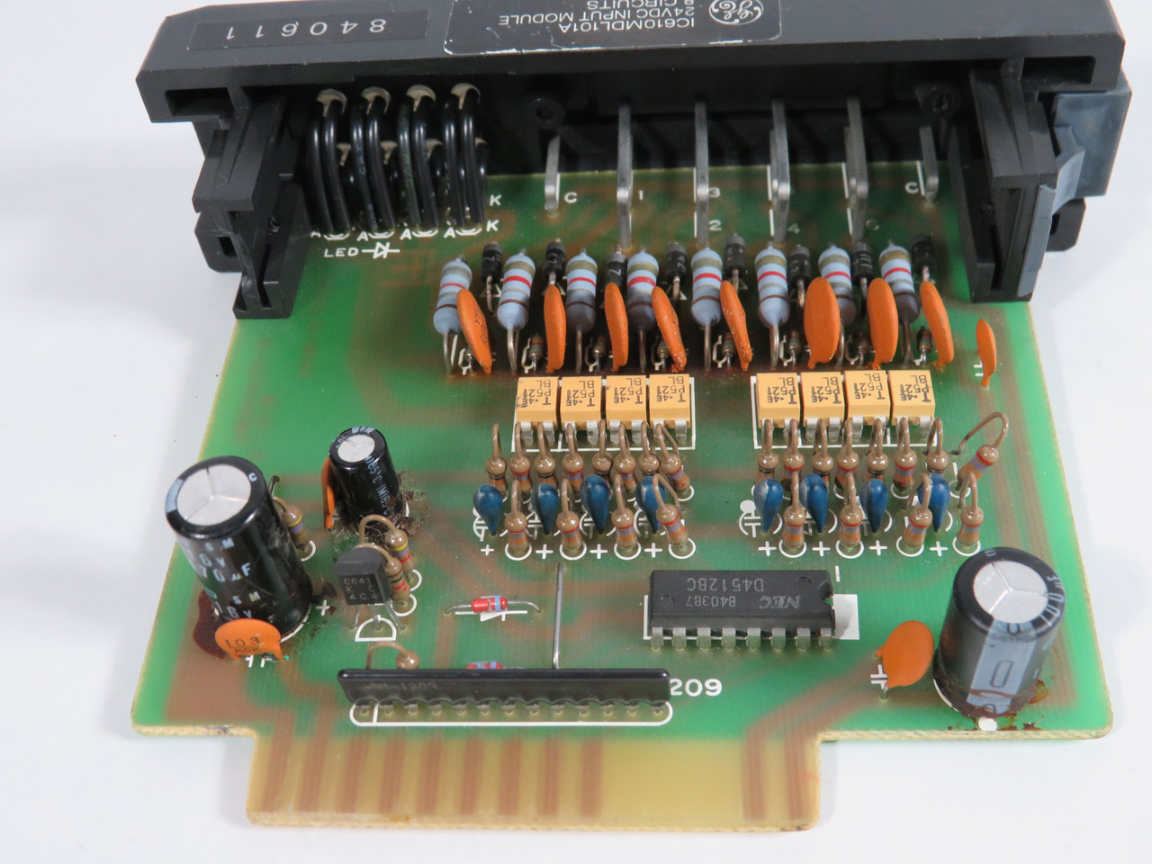 General Electric IC610MDL101A Input Module 24VDC 8-Circuit MISSING DOOR USED