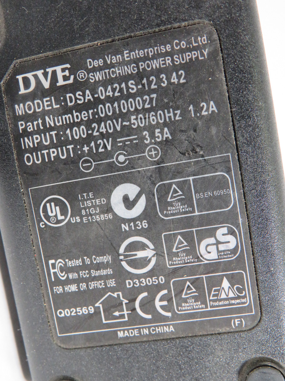 DVE 00100027 Adapter Output 12V 3.5A Input 100-240V 50/60HZ 1.2A USED