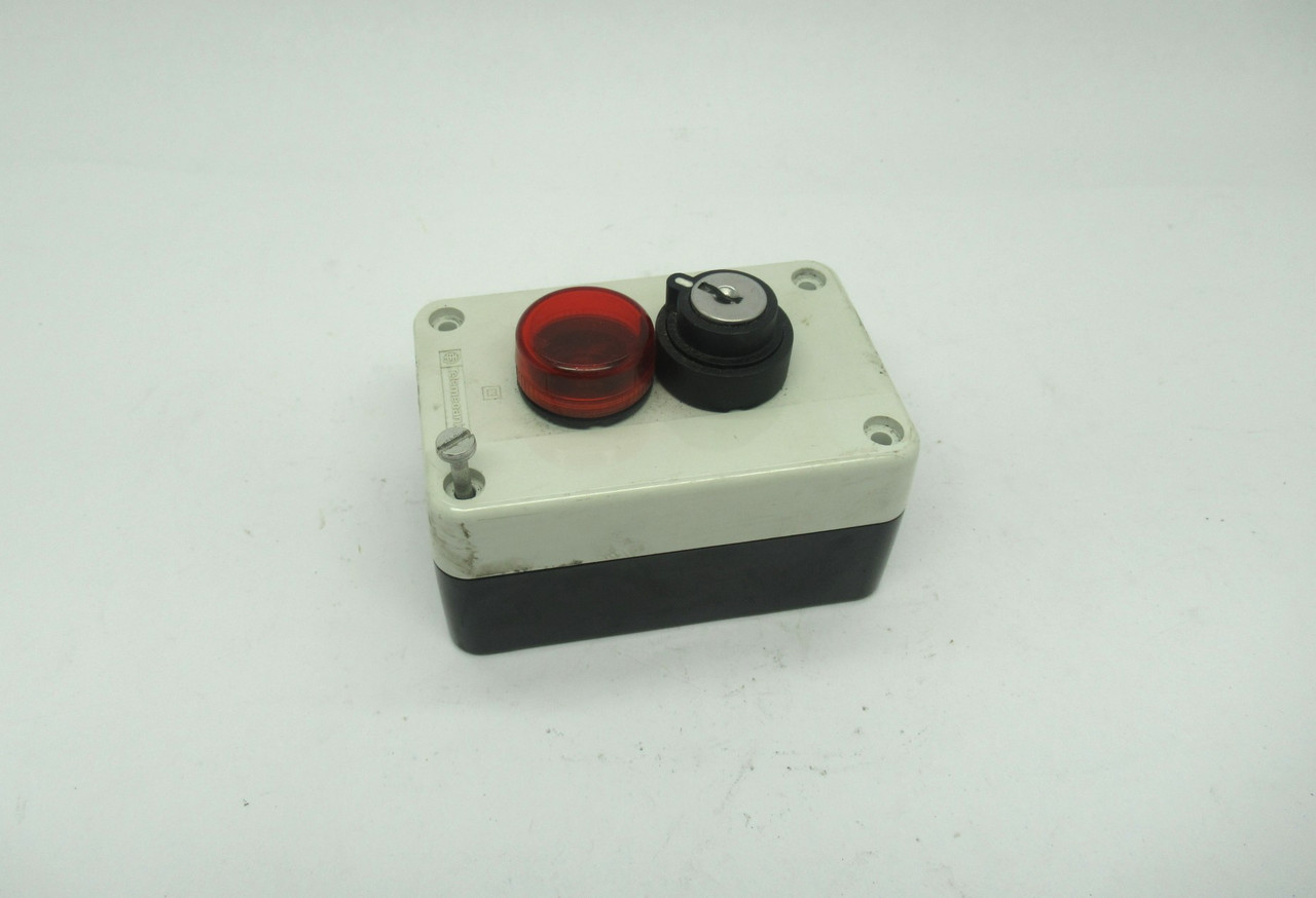 Telemecanique XALD02 Control Station C/W Indicator Light & Selector Switch USED
