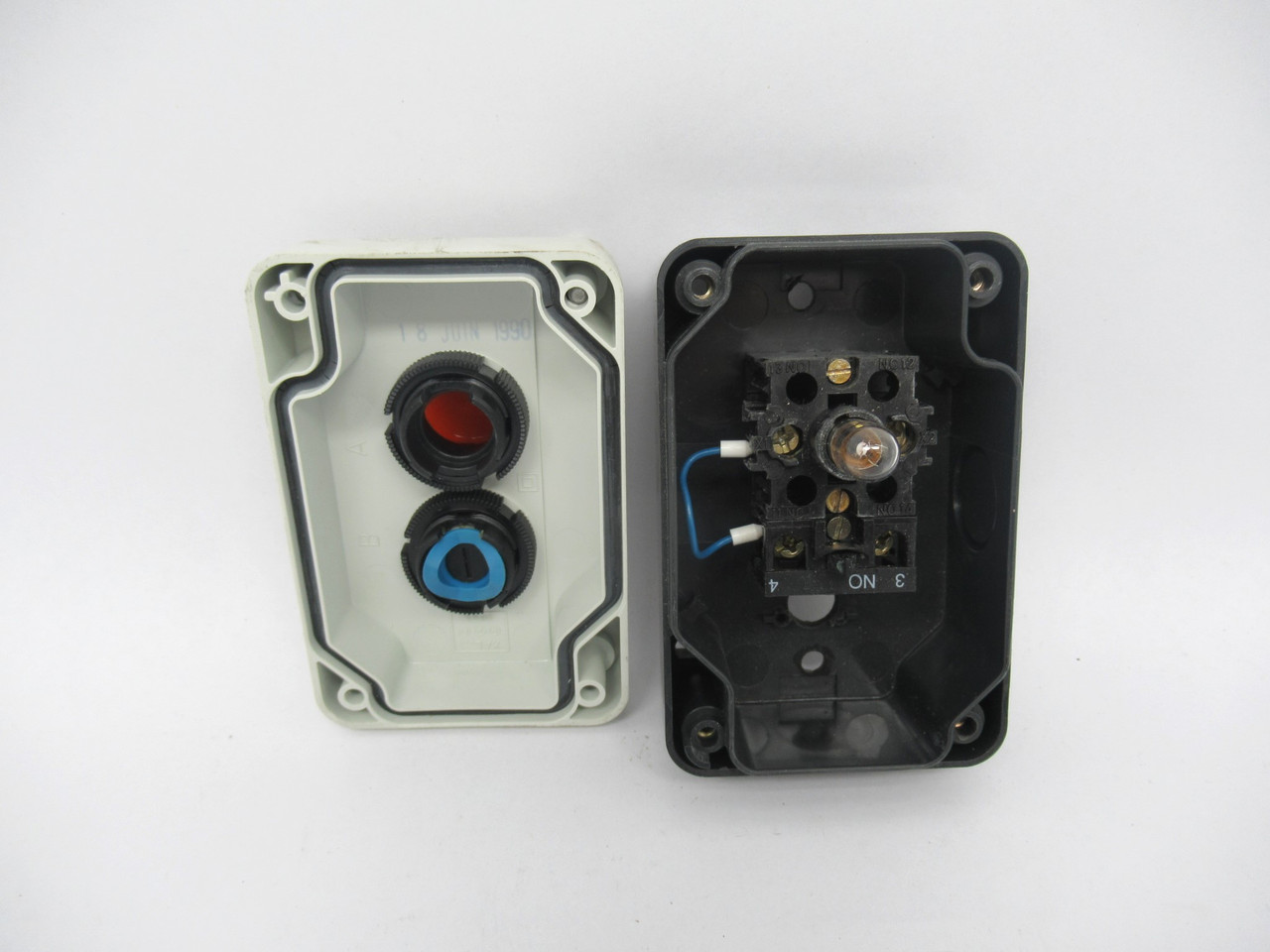 Telemecanique XALD02 Control Station C/W Indicator Light & Selector Switch USED