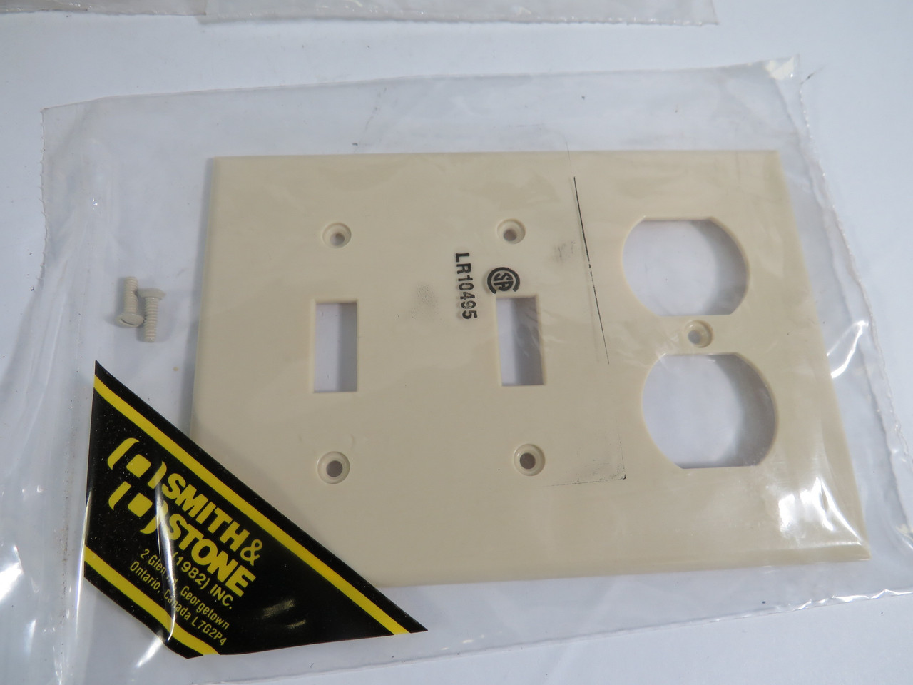 Smith & Stone 6-0302-61 Wall Face Plate Ivory Lot of 10 NWB
