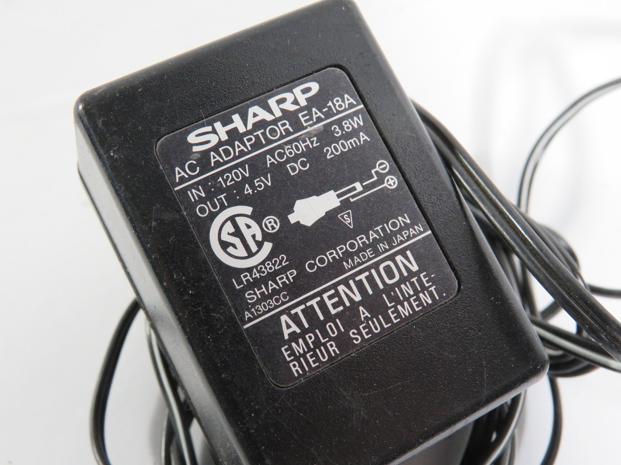 Sharp EA-18A AC Adapter Output 4.5V DC 200ma Input 120VAC 60HZ 3.8W USED