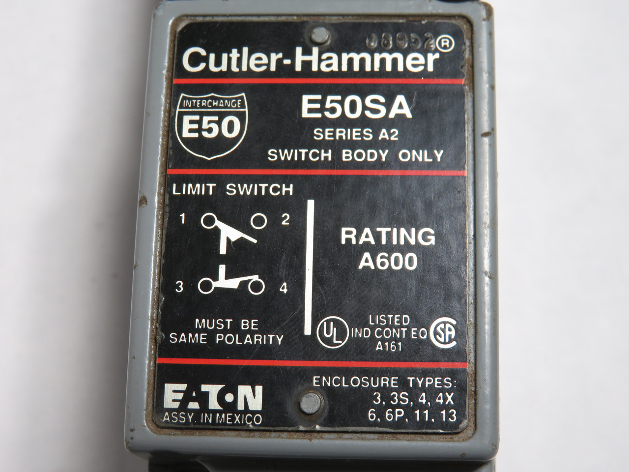 Cutler-Hammer E50SA Series A2 Limit Switch C/W E50DR1 Head COSMETIC DAMAGE USED