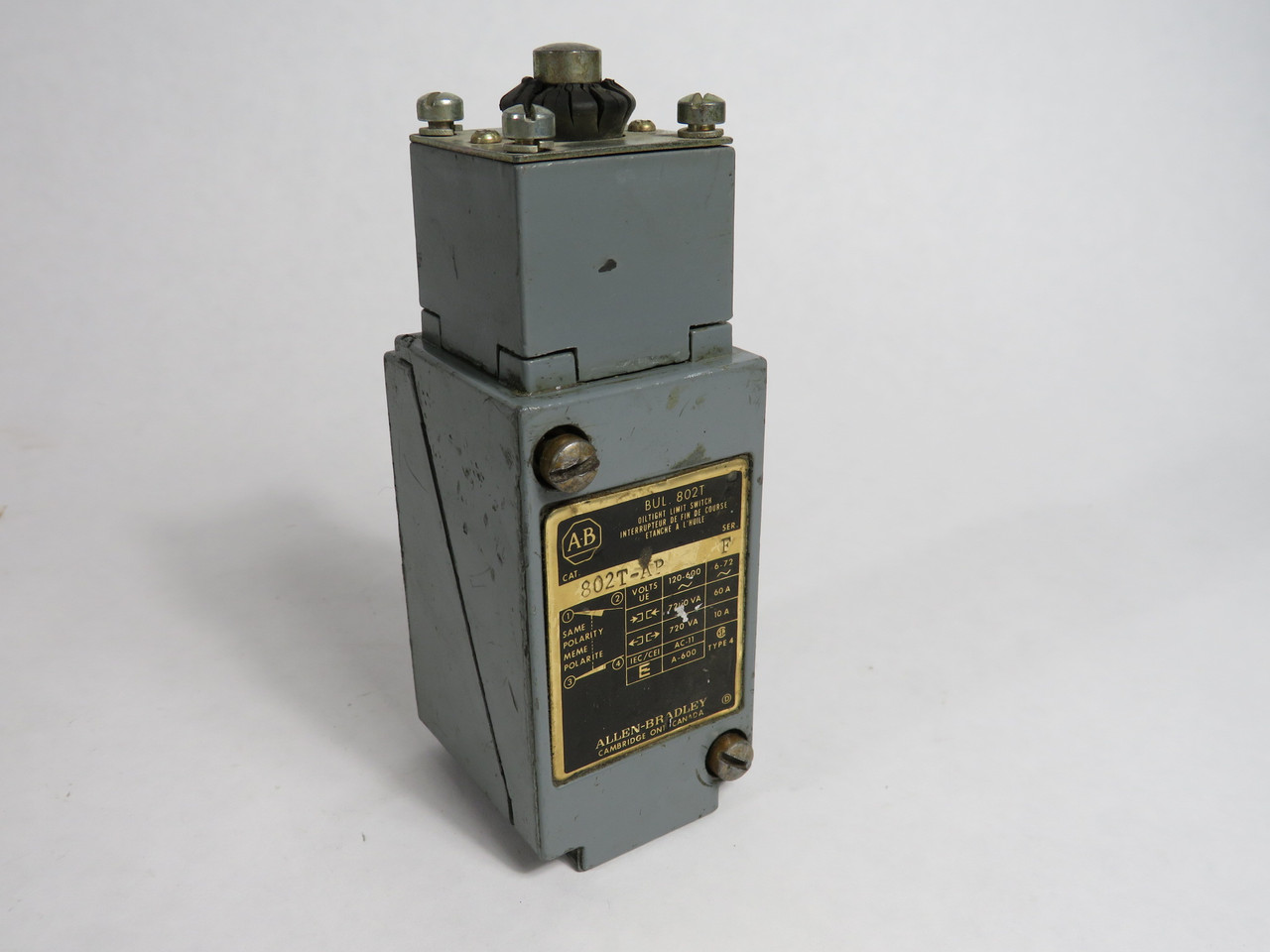 Allen-Bradley 802T-AP Series F Limit Switch C/W 40146-013-59 Head USED