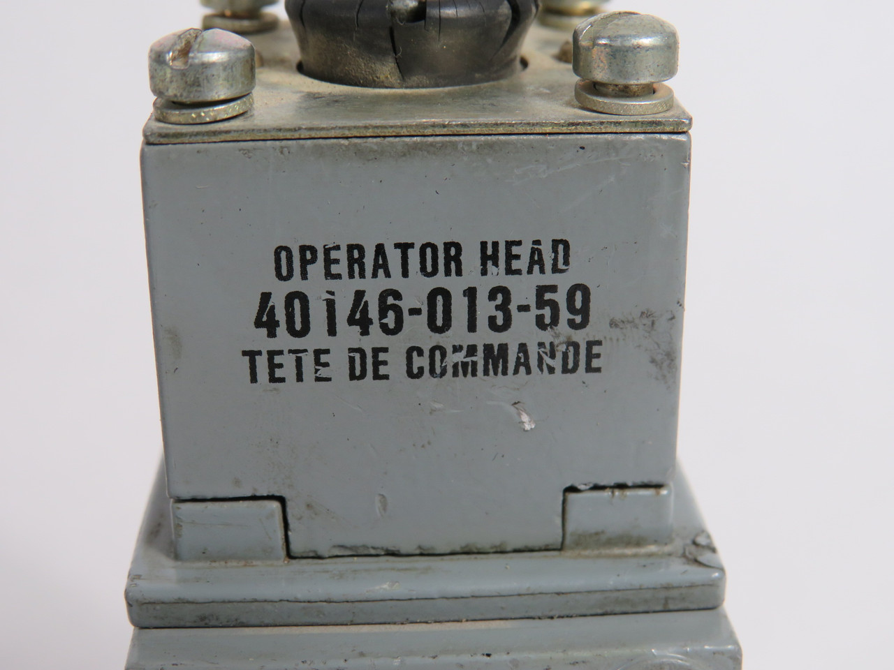 Allen-Bradley 802T-AP Series F Limit Switch C/W 40146-013-59 Head COS DMG USED