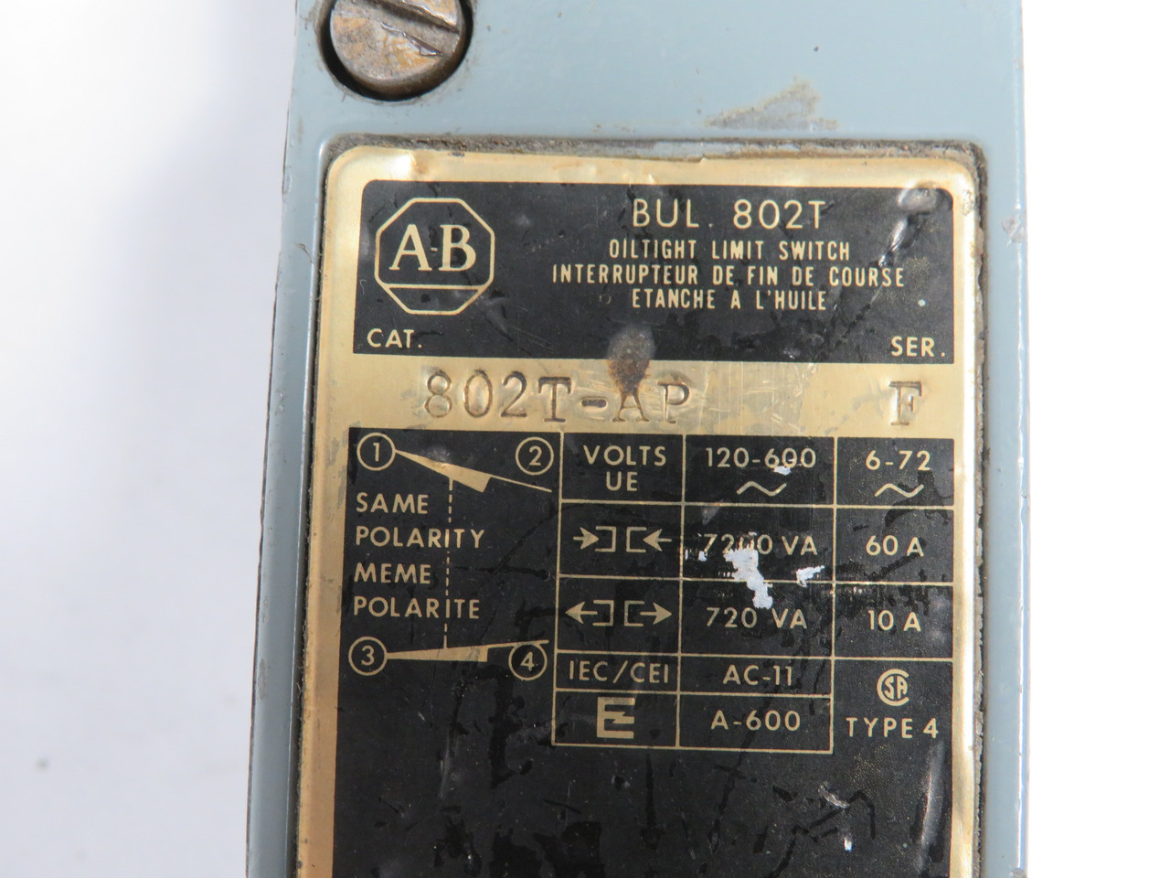 Allen-Bradley 802T-AP Series F Limit Switch C/W 40146-013-59 Head USED