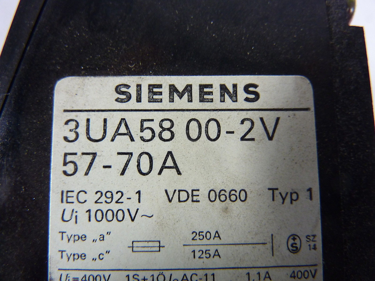 Siemens 3UA5800-2V Overload Relay 57-70A 3 Pole 400V *COS DMG* USED