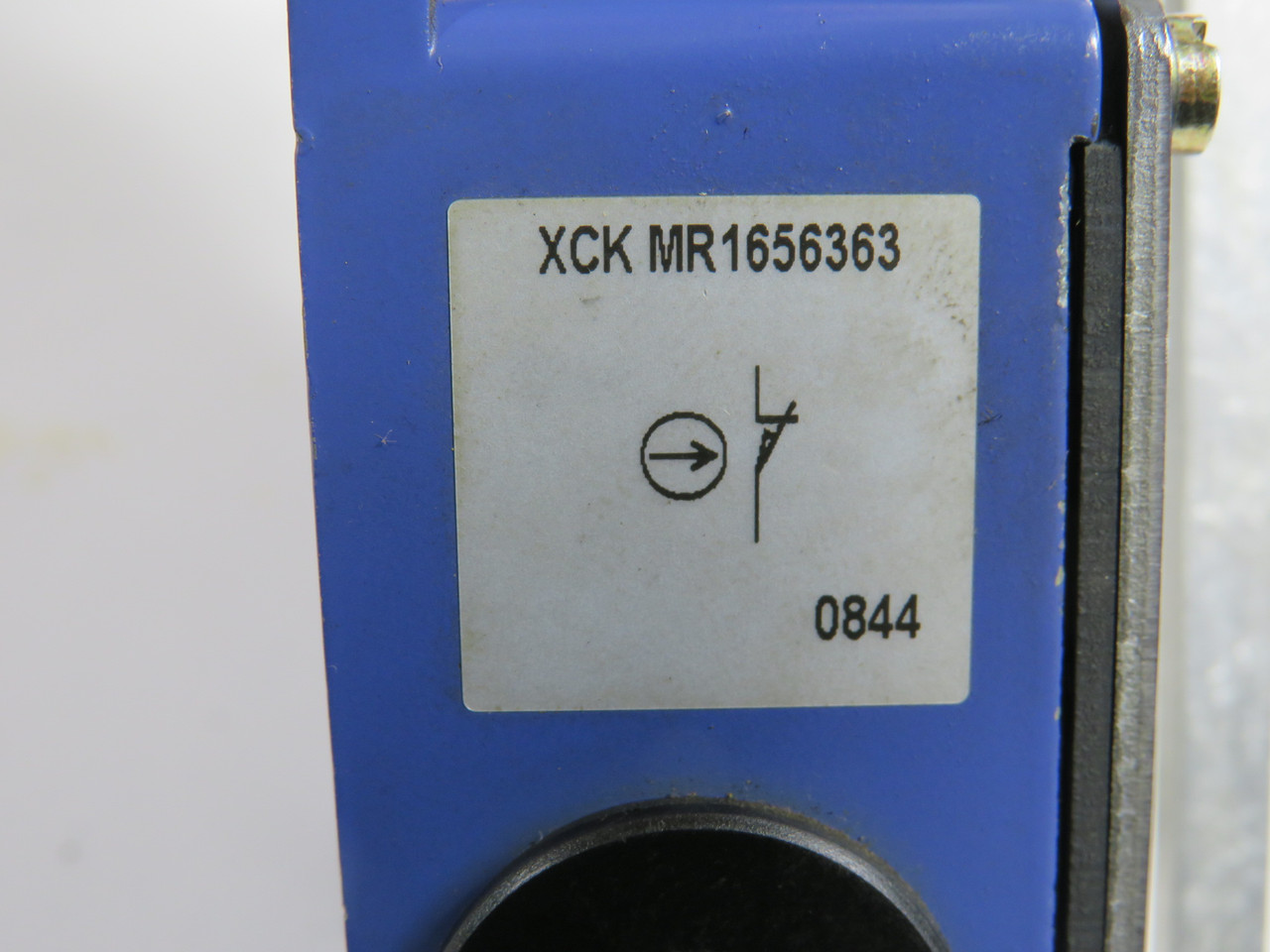 Telemecanique XCKMR1656363 Limit Switch 120/240/500V 2NC C/W Rotary Head USED