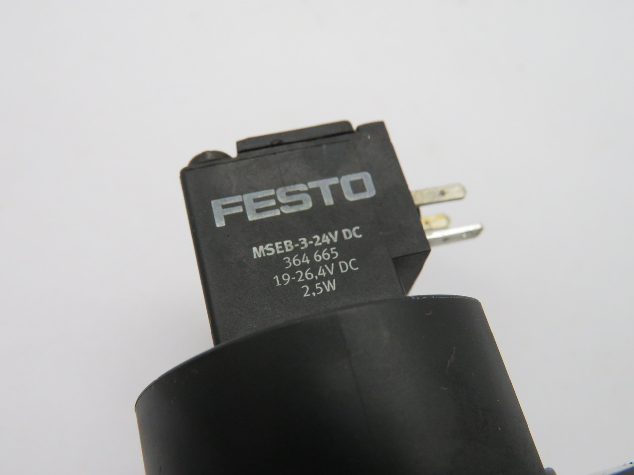 Festo 172959 HEE-D-MIDI-24 On-Off Valve 24VDC 2.5-16 Bar Missing O-Ring USED