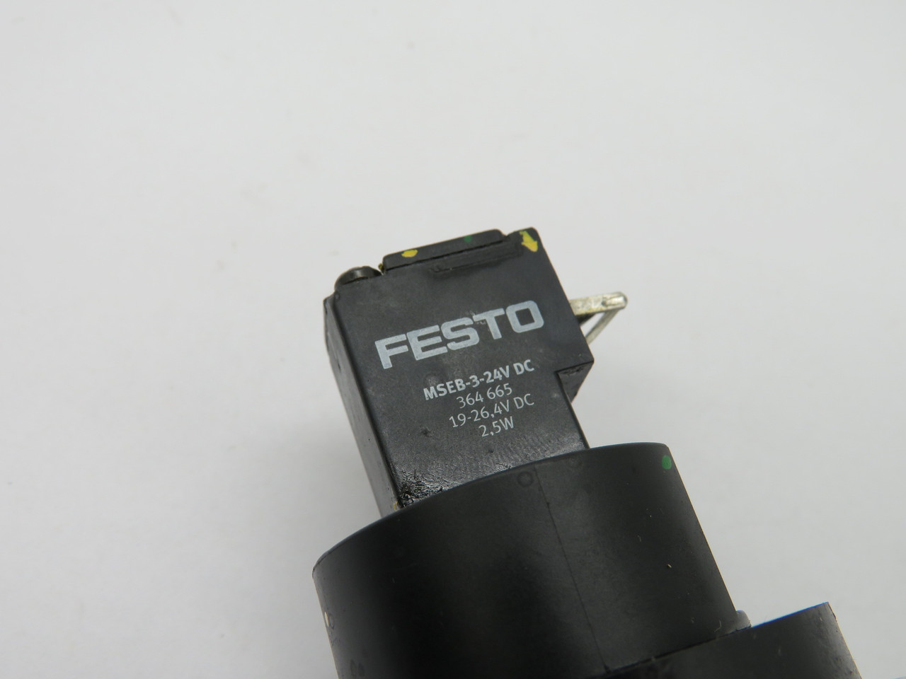 Festo 172959 HEE-D-MIDI-24 On-Off Valve Missing O-Ring Damaged Connector USED