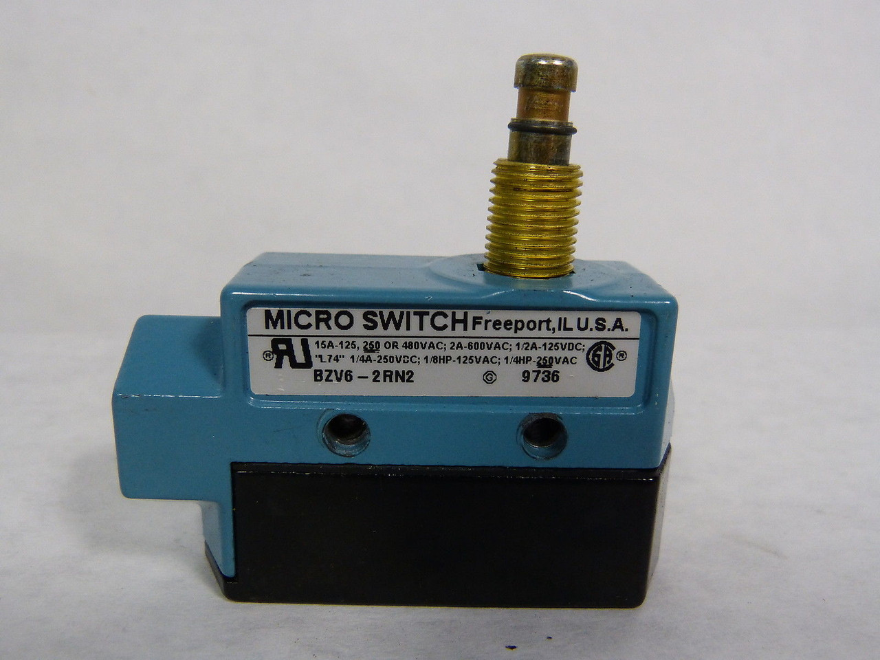 Microswitch BZV6-2RN2 Top Roller Arm Limit Switch 15A 250VDC *No Actuator* USED