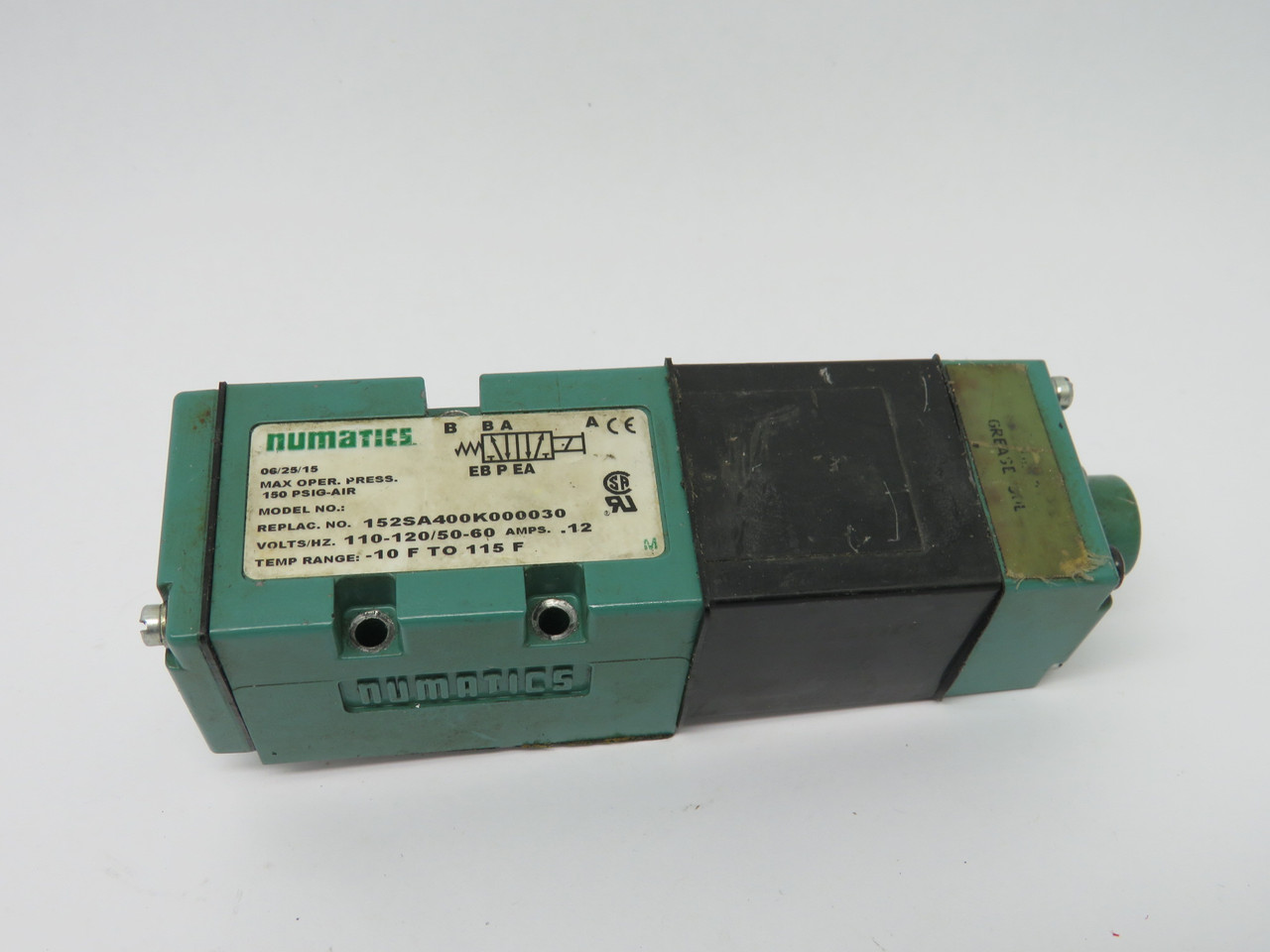 Numatics 152SA400K000030 Solenoid Valve 110/120V 50/60HZ Missing Screws USED