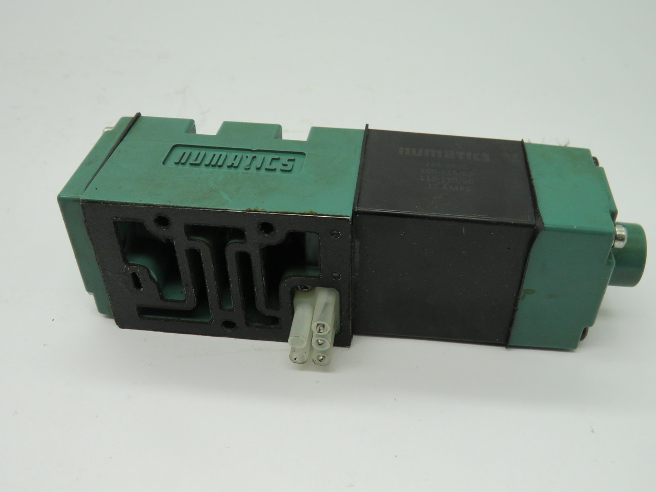 Numatics 152SA400K000030 Solenoid Valve 110/120V 50/60HZ Missing Screws USED