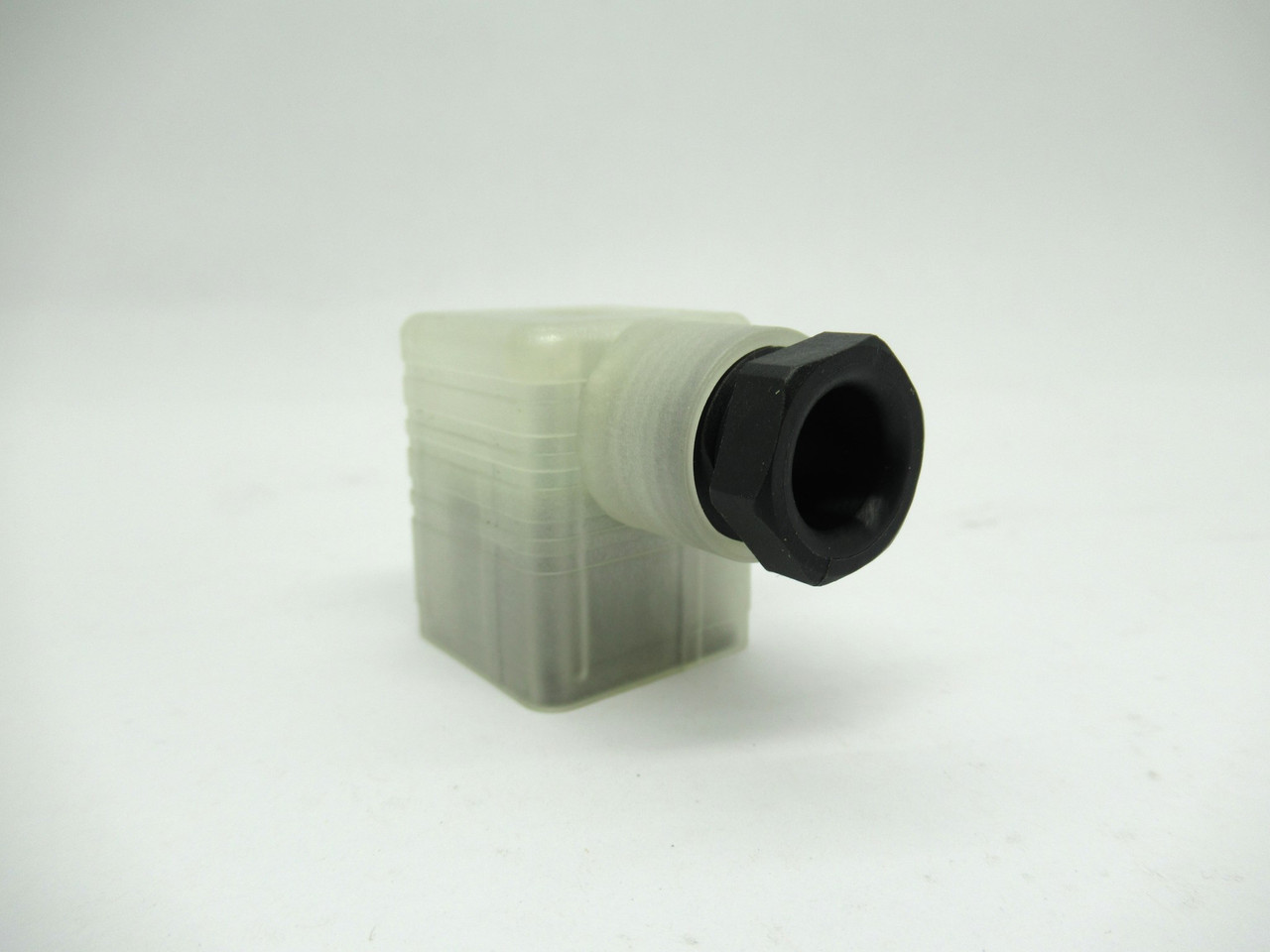 Hirschmann GDML-2016-LED24 Solenoid Valve Connector 24V 3P W/O Screws USED