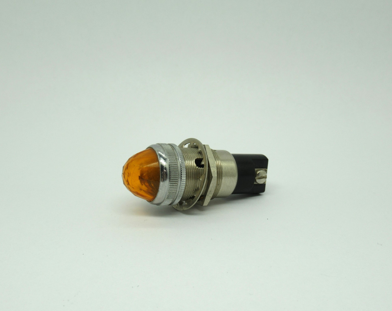 Dialco 75W125V Amber Bejeweled Lens Indicator 125V 75W NO BULB USED
