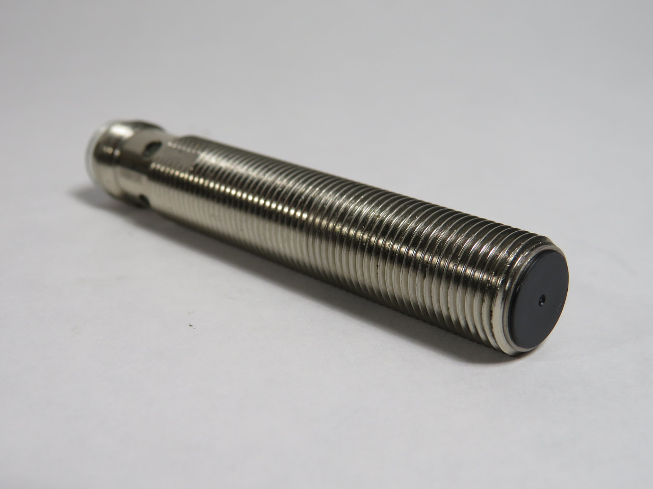 Omron E2A-M12LS04-M1-B2 Proximity Sensor 12-24VDC 200mA 4mm MISSING NUTS USED