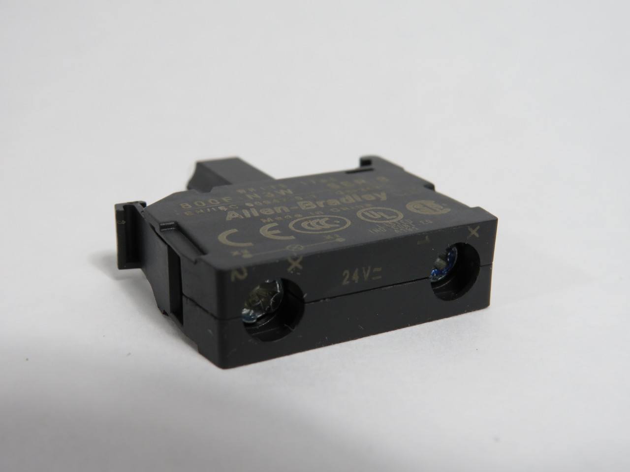 Allen-Bradley 800F-N3W Ser B White Push Button Lamp Module 17mA 24VAC/DC USED