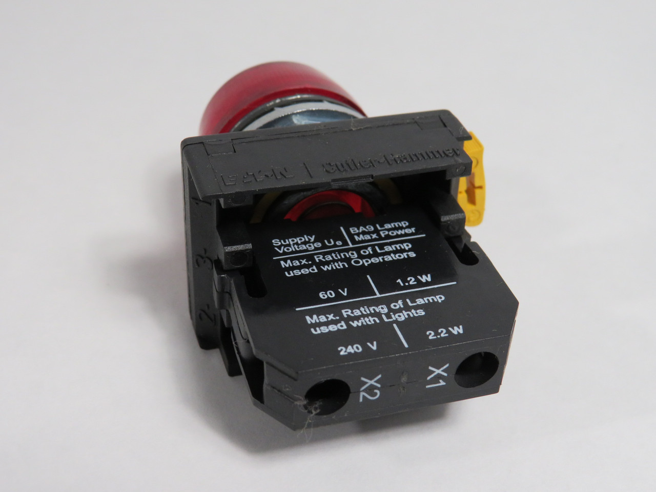 Eaton Cutler-Hammer EM22H2X43 Indicating Light Unit 120V Red Lens USED