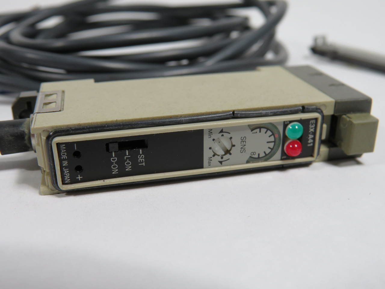 Omron E3X-A41 Fiber Amplifier with Adjuster 10-30VDC 35mA PNP DAMAGED SEAL USED