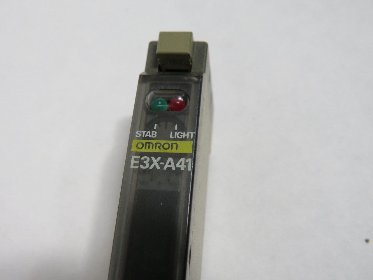 Omron E3X-A41 Fiber Amplifier with Adjuster 10-30VDC 35mA PNP DAMAGED SEAL USED