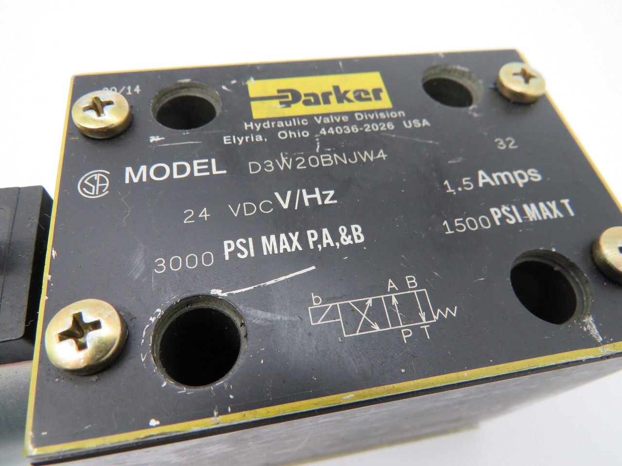 Parker D3W20BNJW4 Directional Control Valve 24VDC 1.5Amp 3000Psi USED