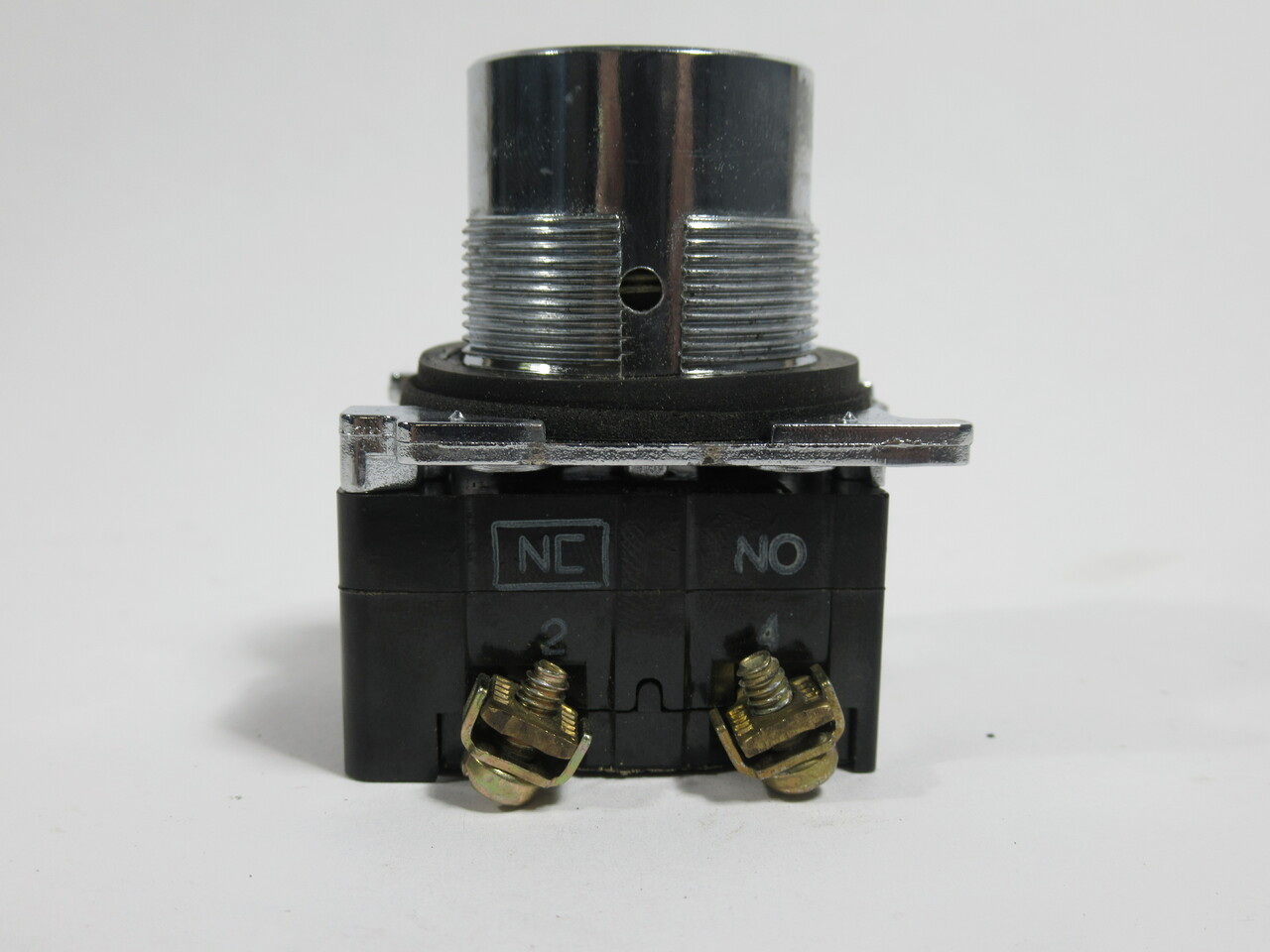 Eaton Cutler-Hammer 10250T101-1 Push Button 1NO 1NC Flush Head Black USED