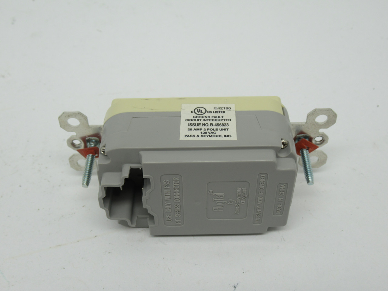 Pass & Seymour PT1595-HGI Plugtail GFCI Receptacle 15A 125VAC 60Hz IVORY NEW