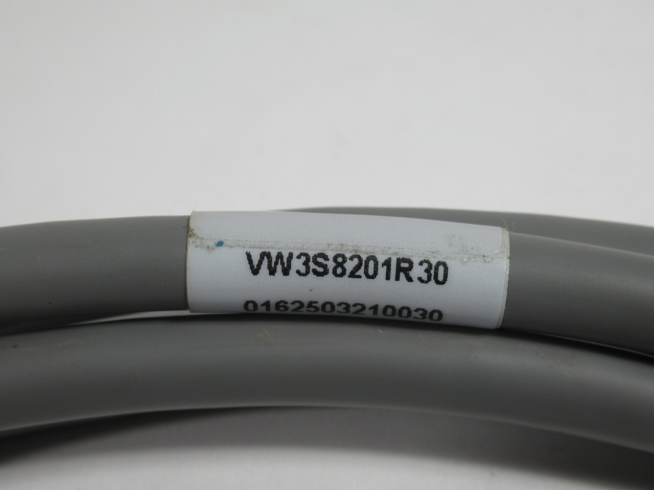 Schneider VW3S8201R30 Cable for Pulse/Direction Signal 3m USED