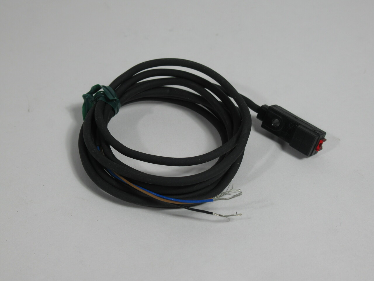 SUNX GXL-8F Proximity Sensor 12-24VDC 15mA 2.5mm NPN 1m Length NOP