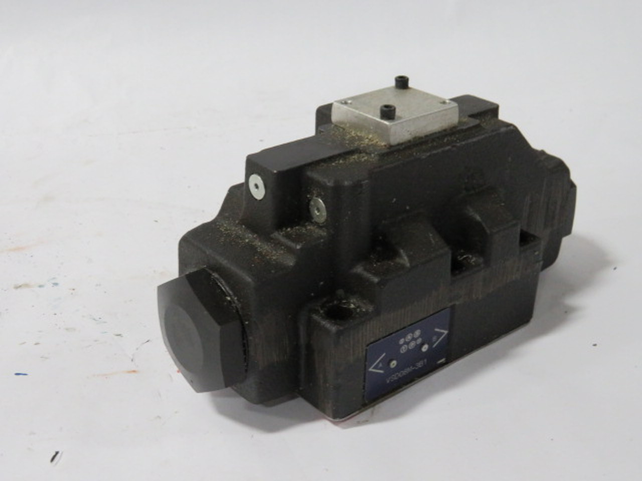 Continental Hydraulics VSD08M-3B1 Directional Control Valve USED