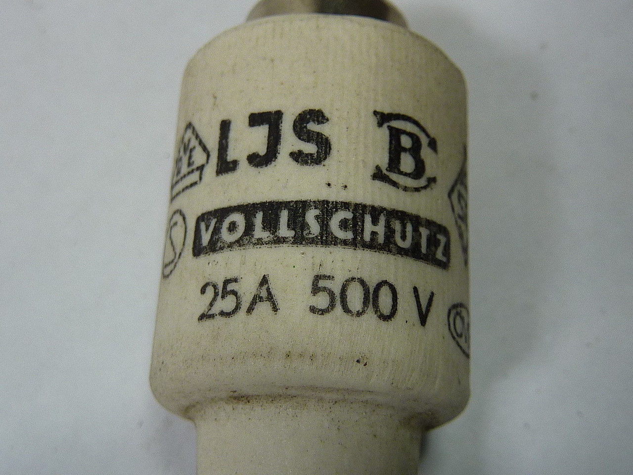 Vollschutz LJS-25 Ceramic Bottle Fuse 25A 500V USED