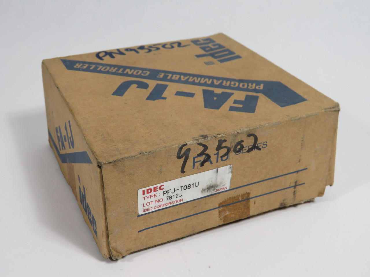 IDEC PFJ-T081U 8-Relay Output Module 240V 1.5/2A 120V 4.5A NEW