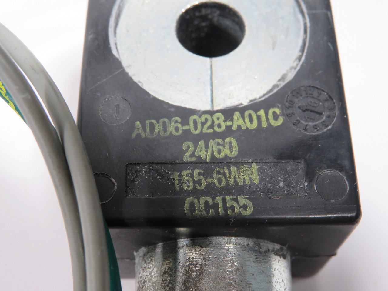Parker AD06-028-A01C Solenoid Coil for 04F25C2122CAF4C01 24V SHELF WEAR USED