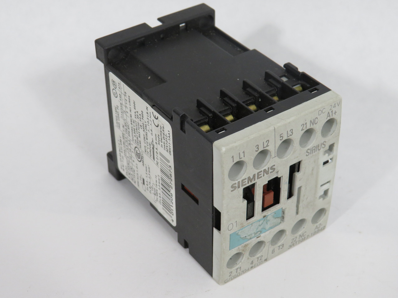 Siemens 3RT1017-1BB42 Power Contactor 24VDC Coil 1NC 3 Pole USED