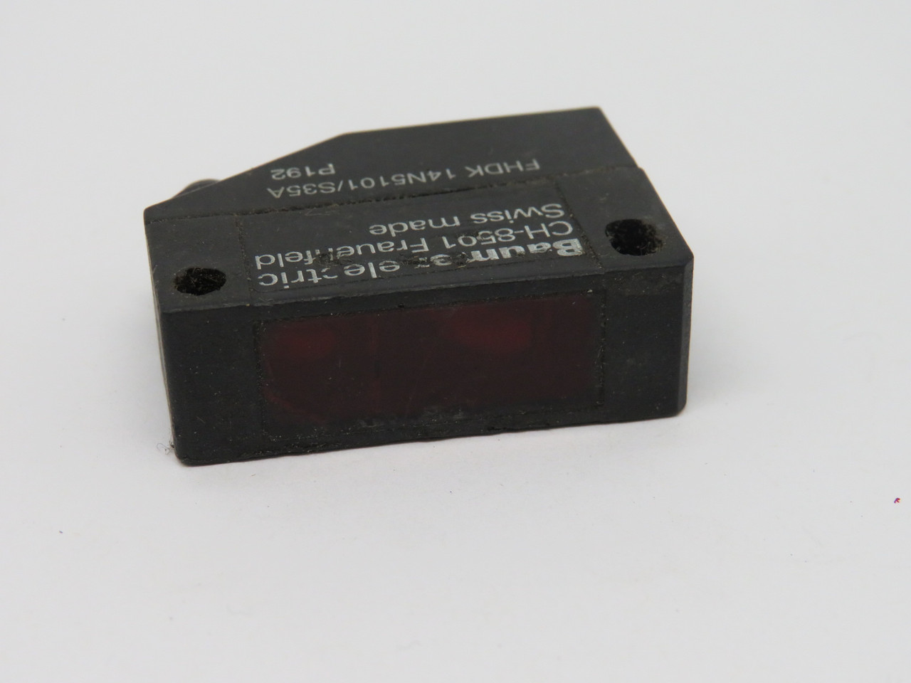 Baumer FHDK14N5101/S35A Diffuse Sensor w/Background Suppression MINOR DMG USED