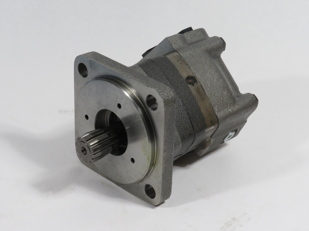 Eaton Char-Lynn 106-1012-006 Bearingless Mount Hydraulic Motor BOX WEAR NEW