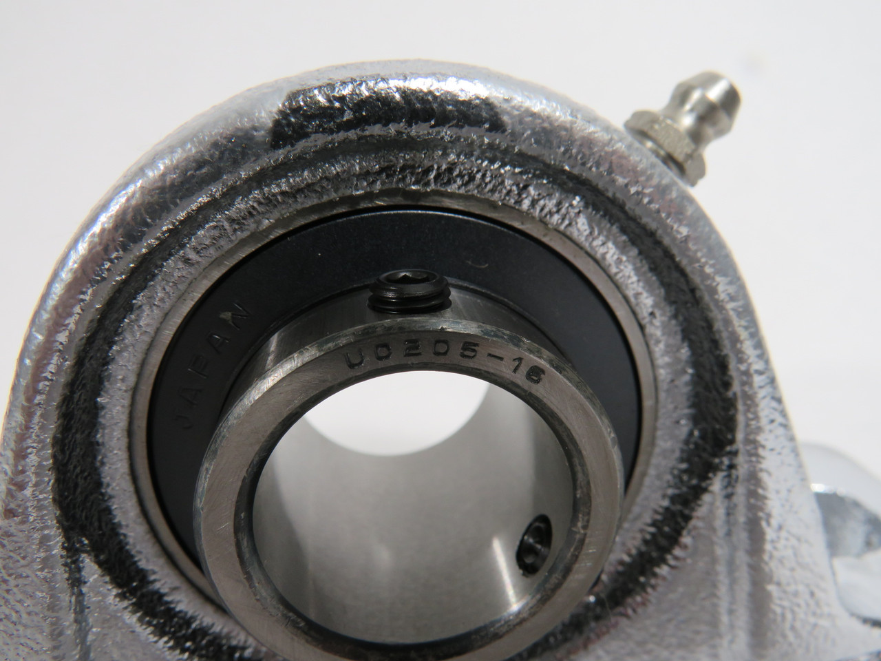 AMI UCP205-16NP Pillow Block Bearing 1" ID 2-Bolt BOX WEAR NEW