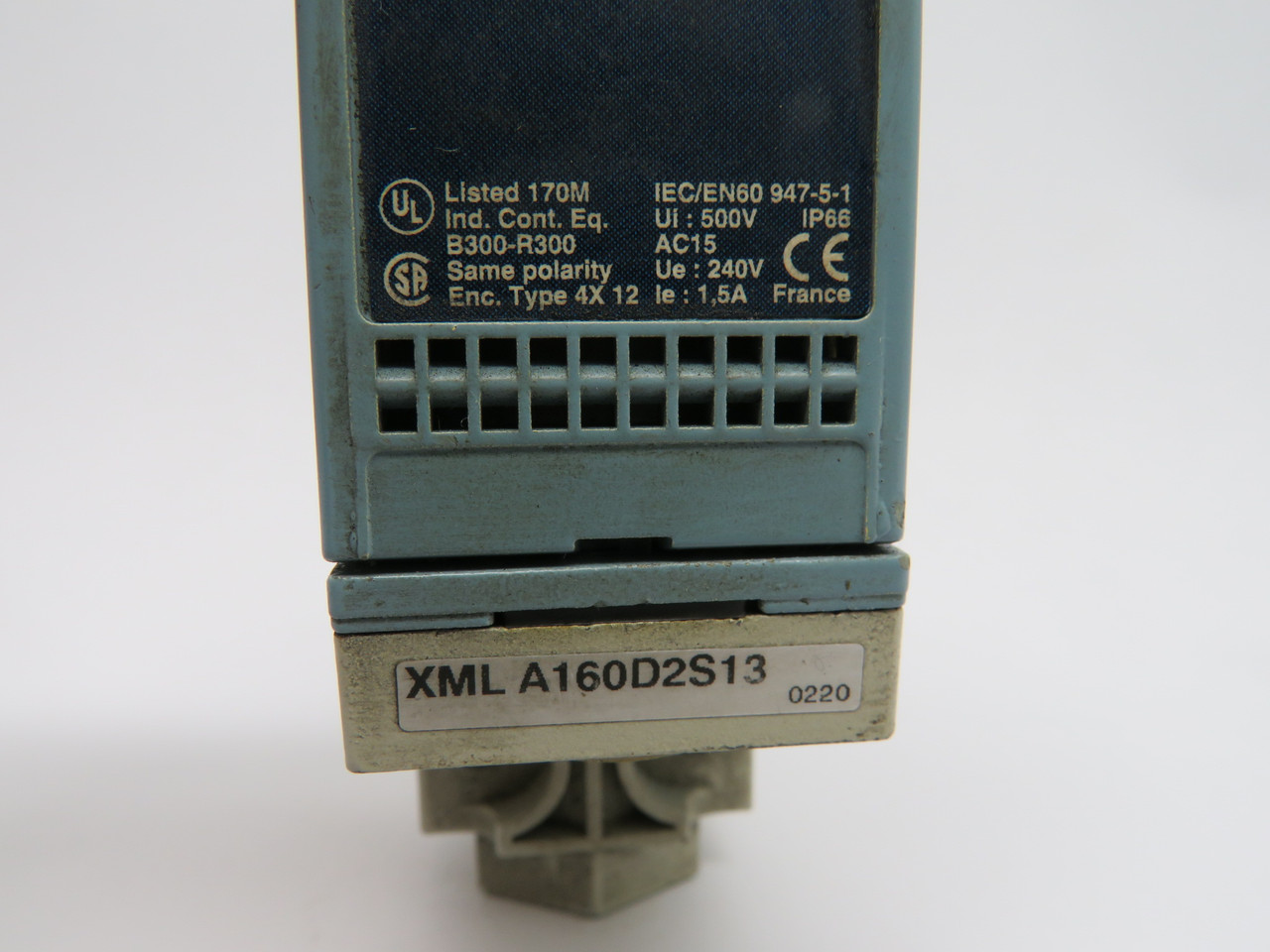 Telemecanique XMLA160D2S13 Pressure Switch 160 Bar 2320.60Psi 1/4"-18 NPTF USED