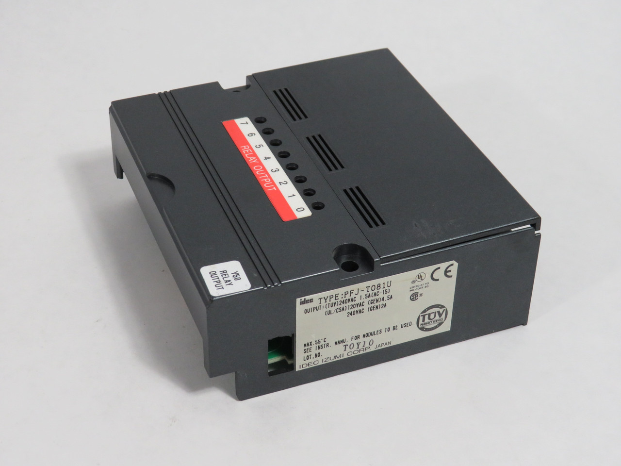 IDEC PFJ-T081U 8-Relay Output Module MISSING SCREWS+RELAY/LOOSE HOUSING USED