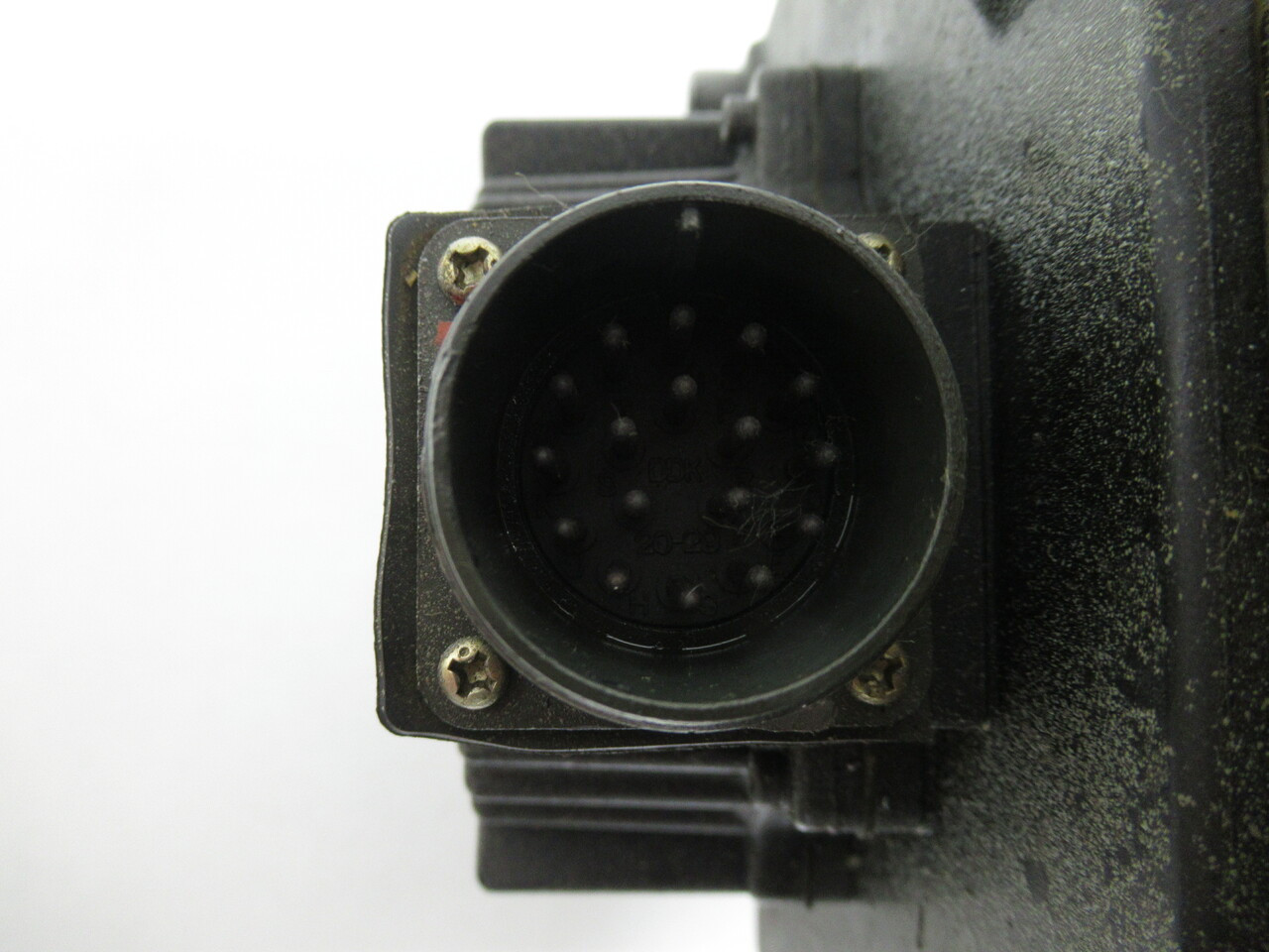 Yaskawa AC Servo Motor 4400W 1500RPM 200V 28.4Nm 32.8A USED