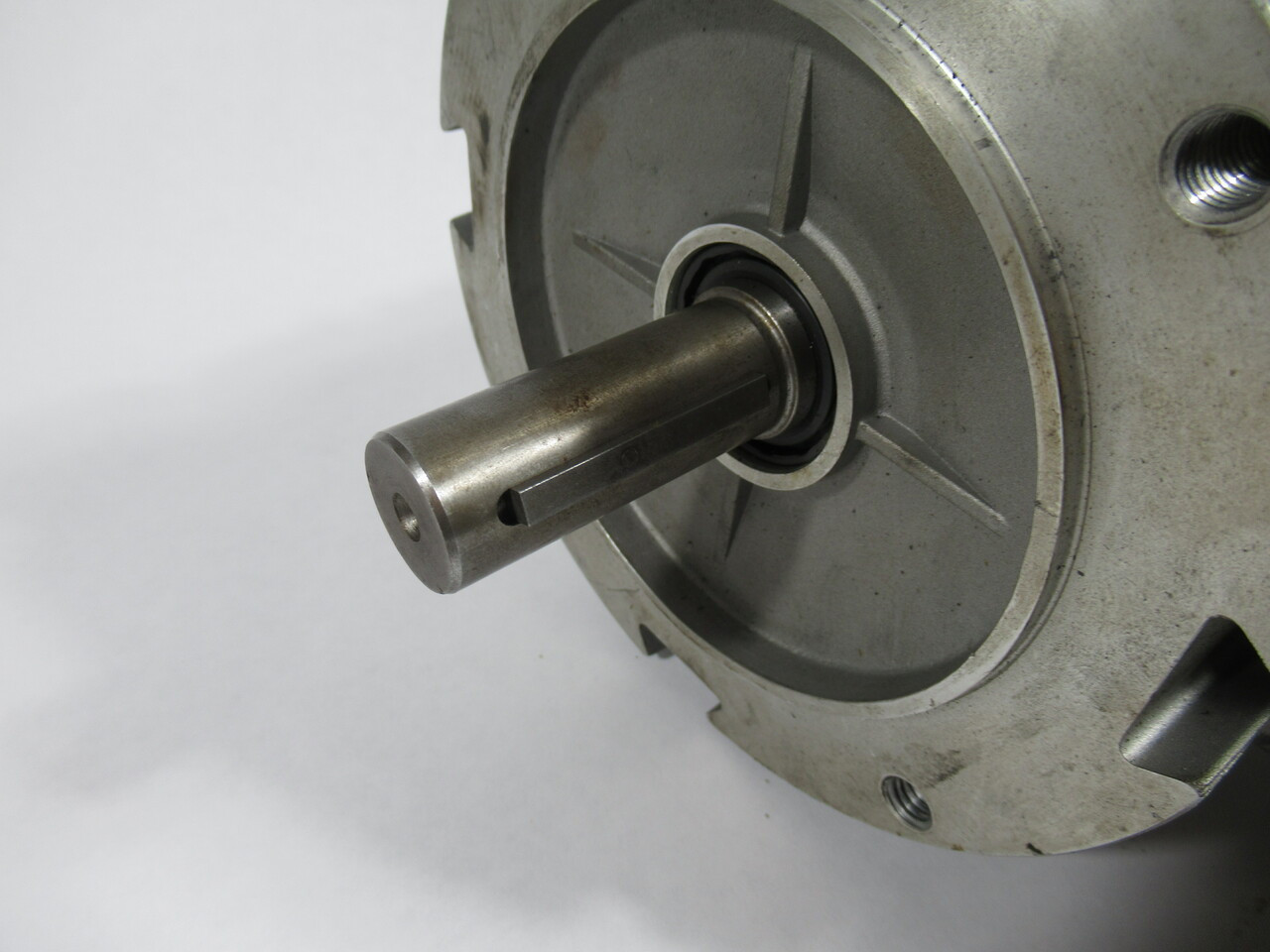 Nord 1.50HP 1740RPM 332/575V TEFC 3Ph 3.03/1.75A 60Hz NO REDUCER USED