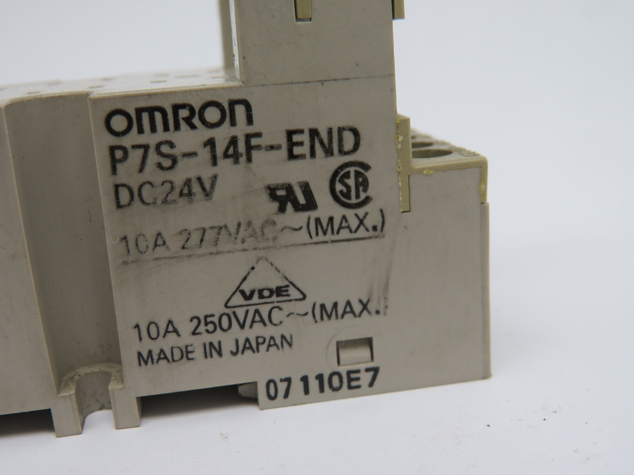 Omron P7S-14F-END-DC24 Relay Socket 24VDC 277VAC 10A USED