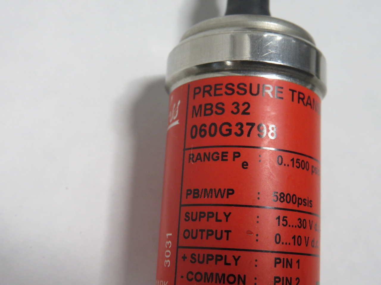 Danfoss 060G3798 MBS32 Pressure Transmitter 0-1500/5800psi 15-30/0-10VDC USED