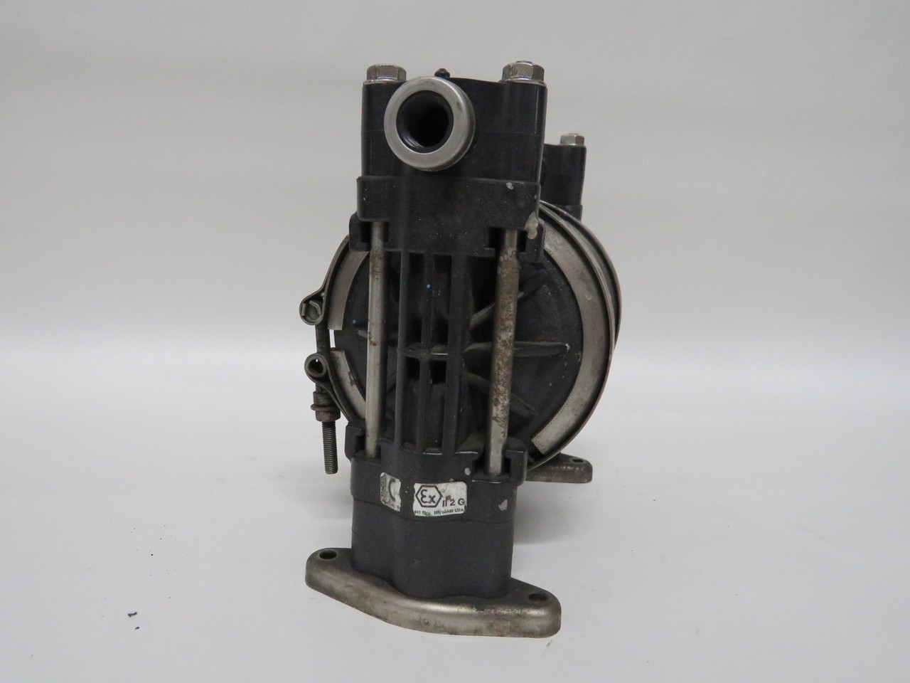 Graco D31211 Pneumatic Double Diaphragm Pump 3/8" Inlet/Outlet Plastic USED