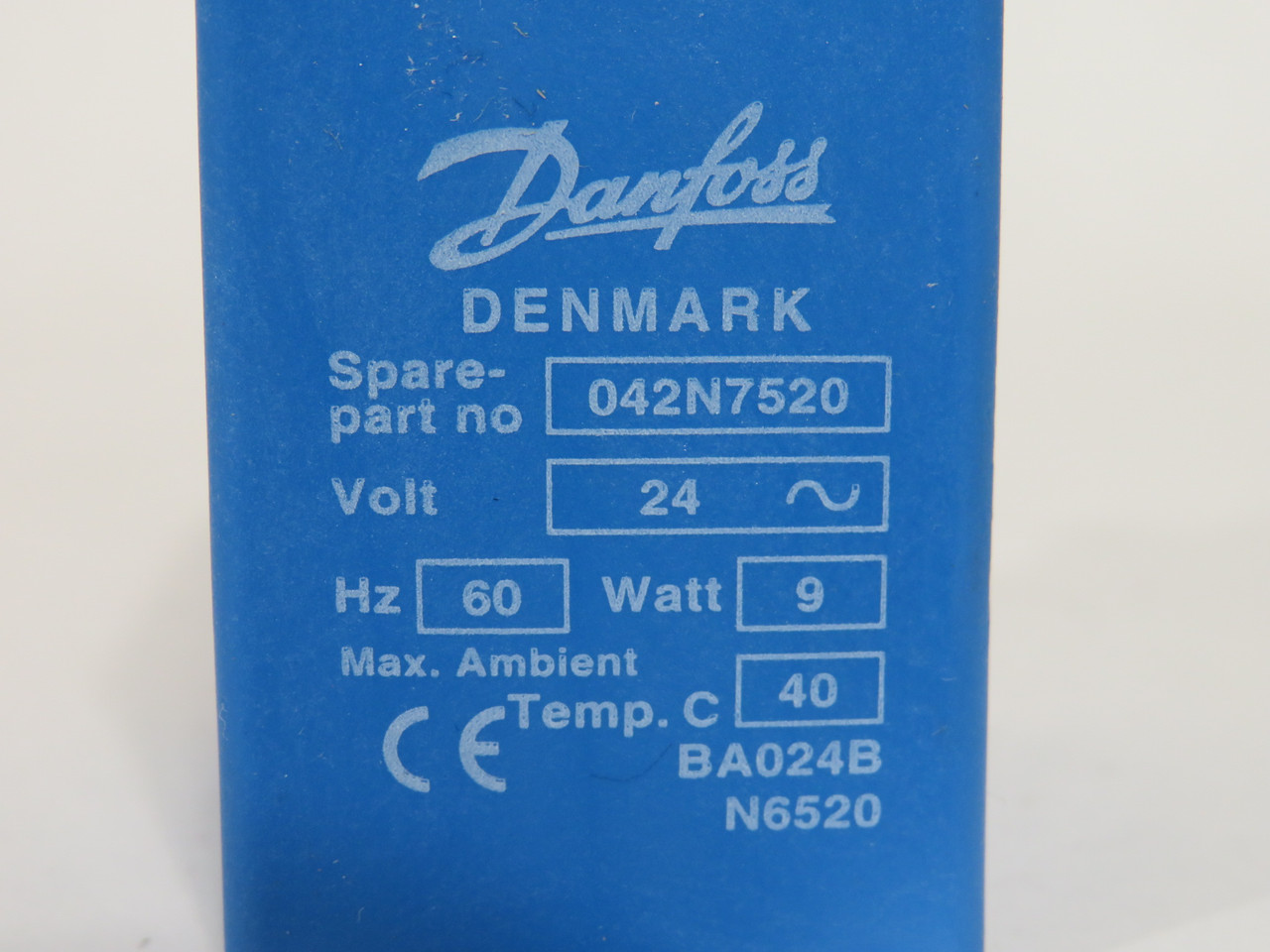Danfoss 042N7520 Solenoid Coil 24V 60Hz 9W NEW